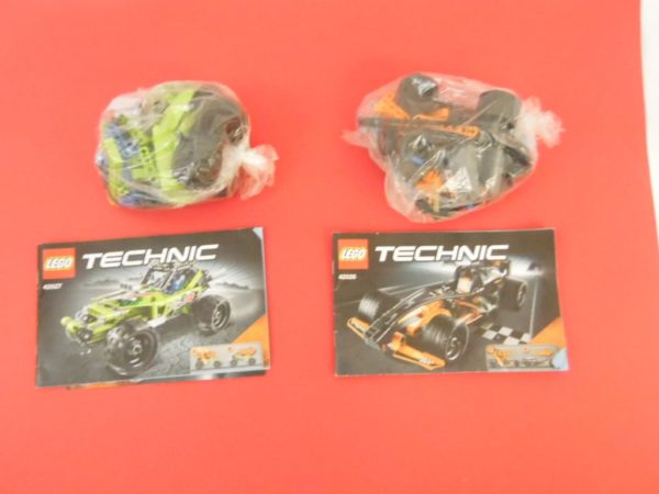 LEGO technic - 42026 (Le Bolide)+ 42027 (Le Buggy du désert)