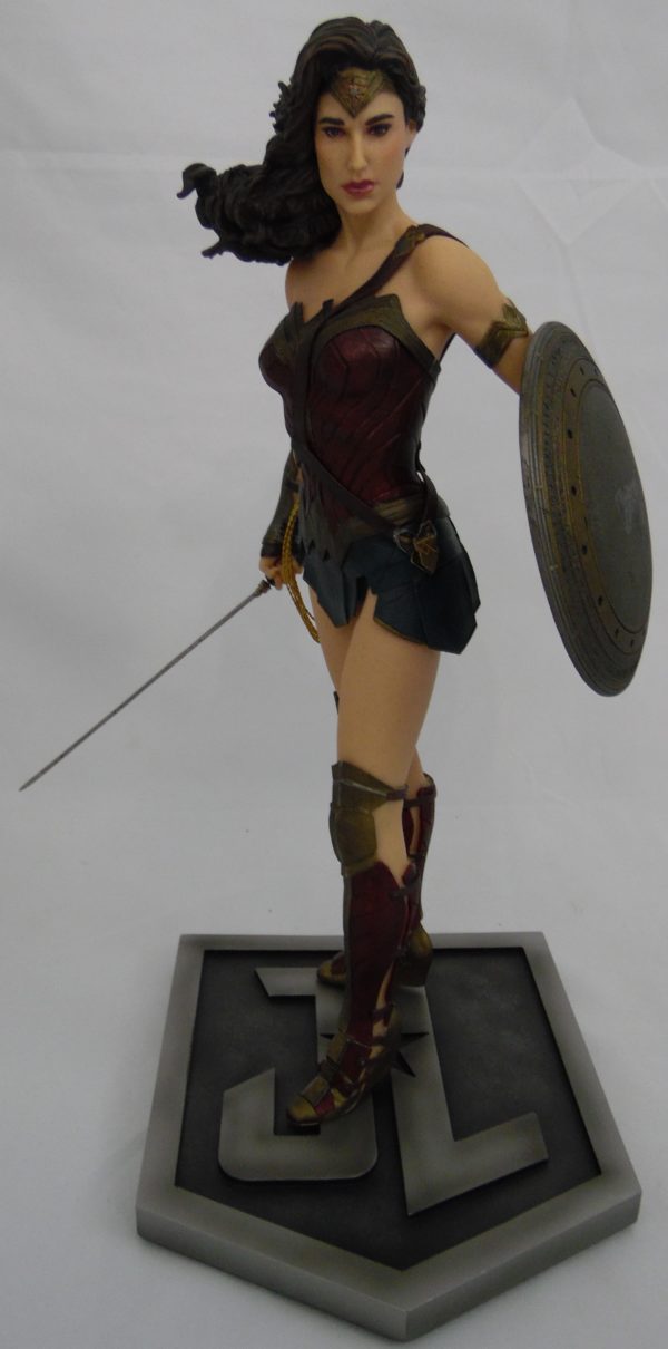 Figurine Wonder Woman - Edition Numéroté Limitée - DC collectibles - 33 cm