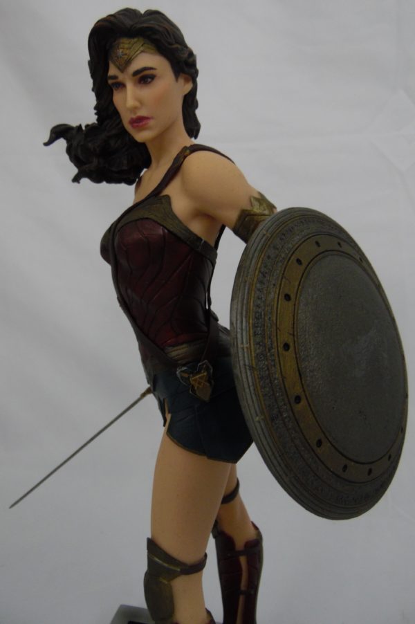 Figurine Wonder Woman - Edition Numéroté Limitée - DC collectibles - 33 cm