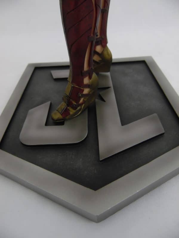 Figurine Wonder Woman - Edition Numéroté Limitée - DC collectibles - 33 cm