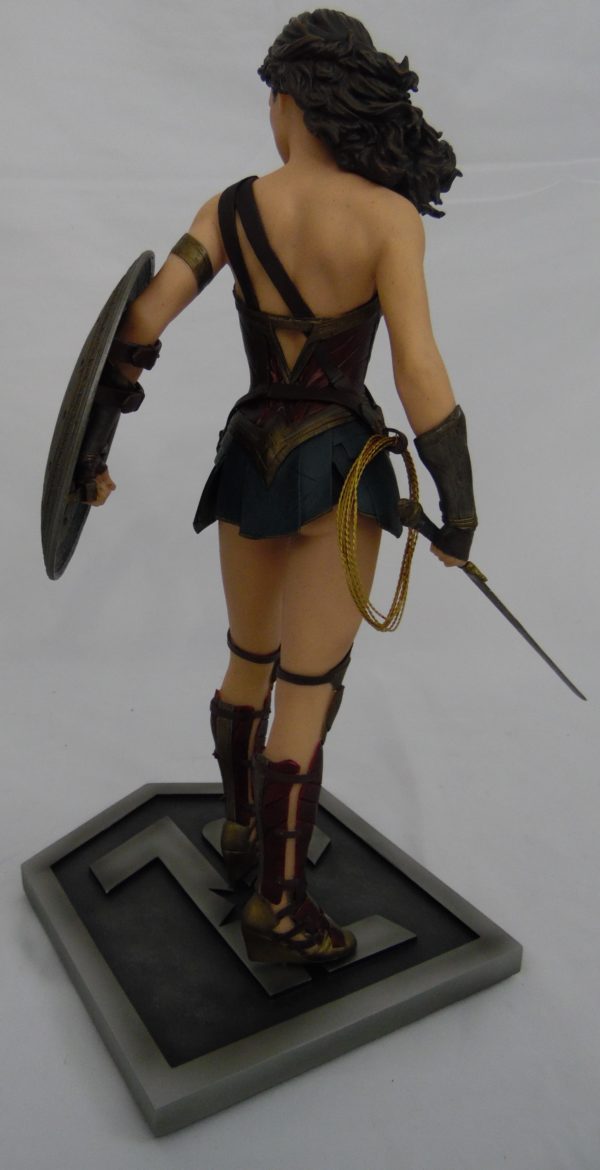 Figurine Wonder Woman - Edition Numéroté Limitée - DC collectibles - 33 cm