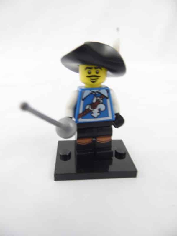 Mini figurine Lego N° 8804 - Série 4 - N°03 - Le Mousquetaire