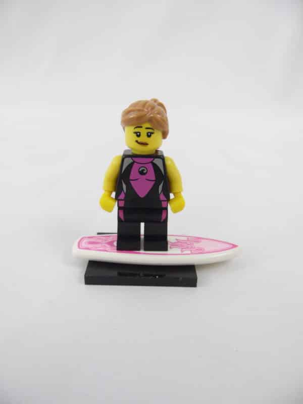 Mini figurine Lego N° 8804 - Série 4 - N°05 - La Surfeuse