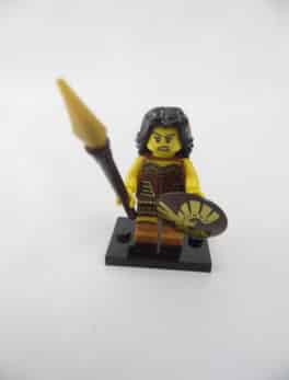 Mini figurine Lego N° 71001 - Série 10 - N°04 - La Guerrière