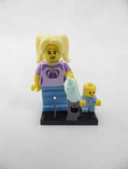 Mini figurine Lego N° 71013 - Série 16 - N°16 - La Baby-sitter