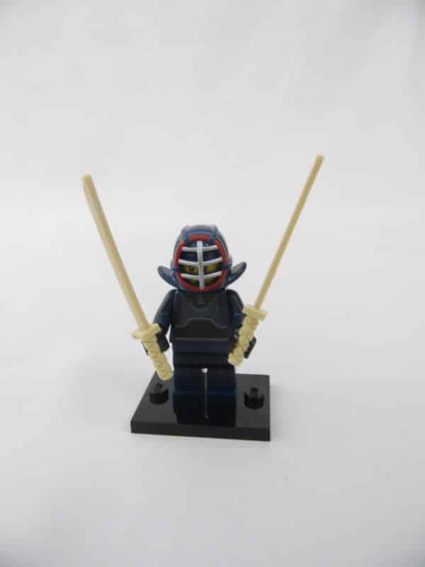 Mini figurine Lego N° 71011 - Série 15 - N°12 - Le Kendoka