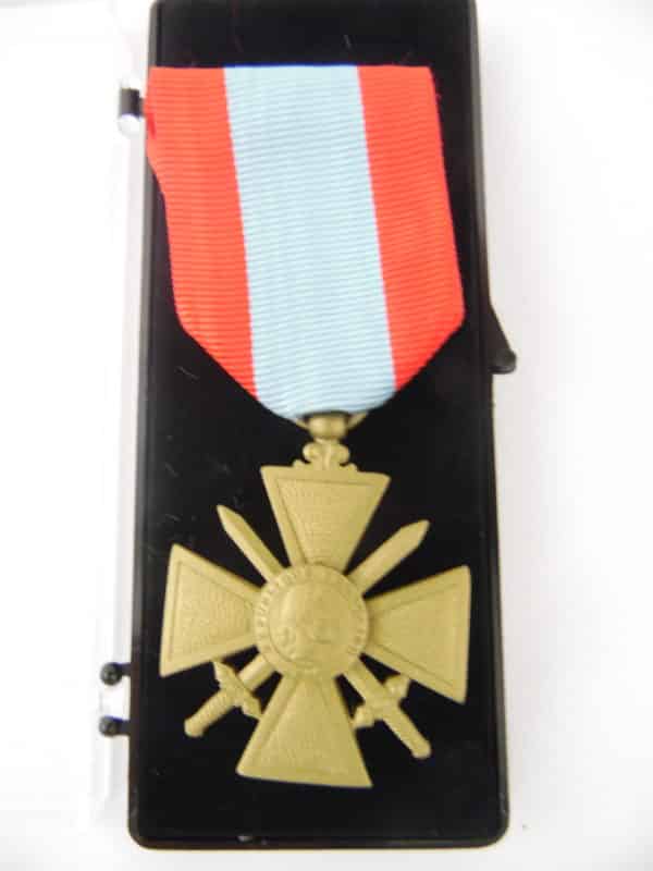Médaille Ordonnance - Croix de Guerre TOE - Théâtre d'opération Extérieur