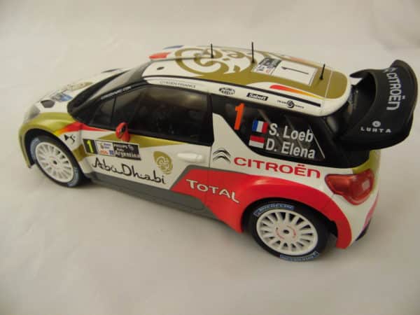 Voiture Rally - 1/18 - N°1 Citroën DS3 WRC 2013 de Sébastien LOEB / Daniel ELENA