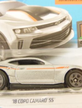 Voiture Hot Wheels - 18 copo Camaro SS - HW DREAM GARAGE 3/10