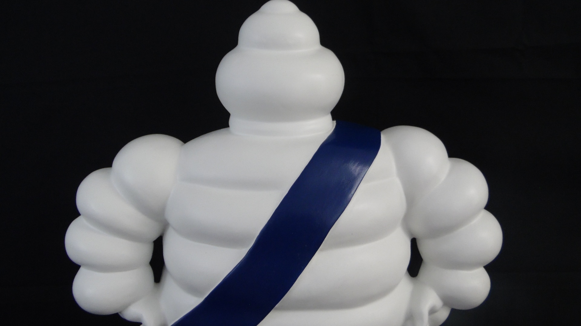 Bonhomme Michelin publicitaire en résine - réalisation c…