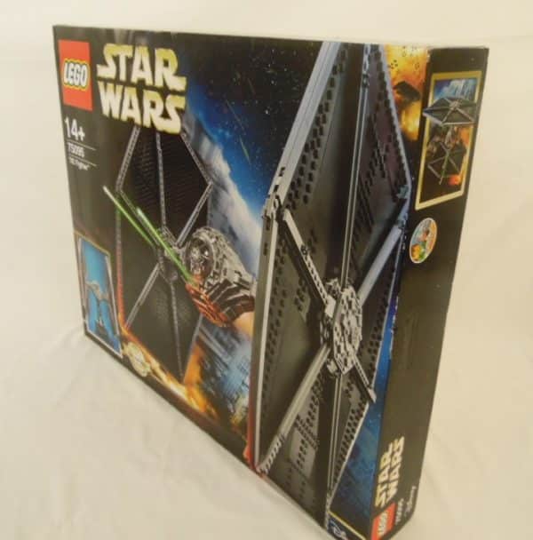 LEGO N° 75095 - Star wars - Tie Fighter - UCS