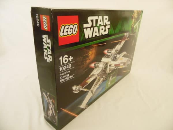 LEGO N° 10240 - Star wars - X-Wing Starfighter