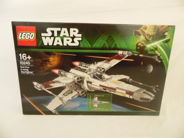 LEGO N° 10240 - Star wars - X-Wing Starfighter
