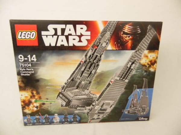 LEGO Star Wars - N° 75104 - Navette de commandement de Kylo Ren