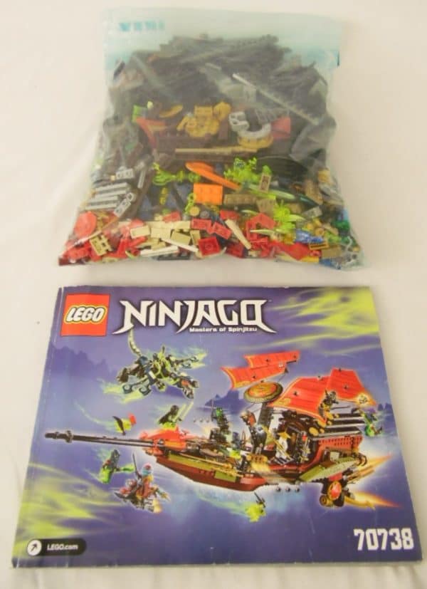 LEGO Ninjago - N° 70738 - L'ultime QG des Ninjas