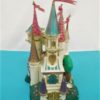 Jouet Polly Pocket - Château la belle et la bête - Bluebird - Année 1998 Produit d'occasion ( Trace d'usures , jaunie )  Attention: Ne convient pas aux enfants de moins de 3 ans. À utiliser sous la surveillance d'un adulte