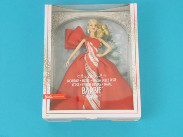 Barbie Signature Noël 2019 - sur iqoqo-collection