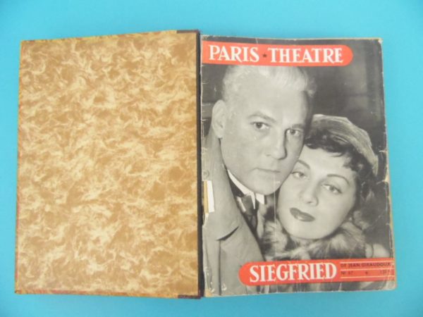 Revue mensuelle Paris Théâtre