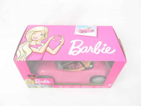 Barbie et sa voiture cabriolet