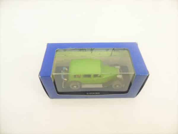 Voiture miniature TINTIN "Le lotus Bleu"- N°09